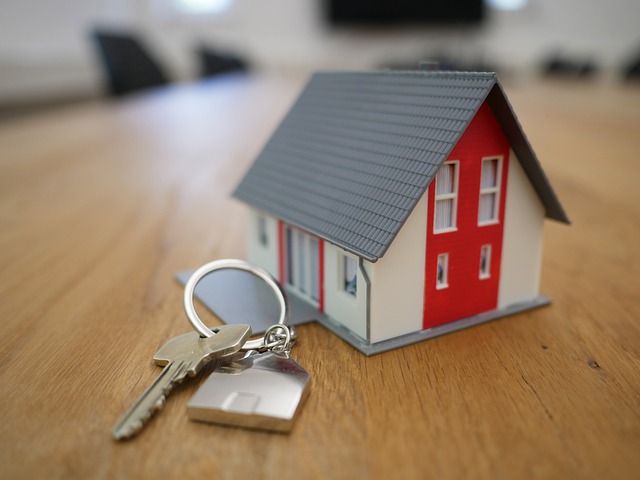 malý domek s klíčem