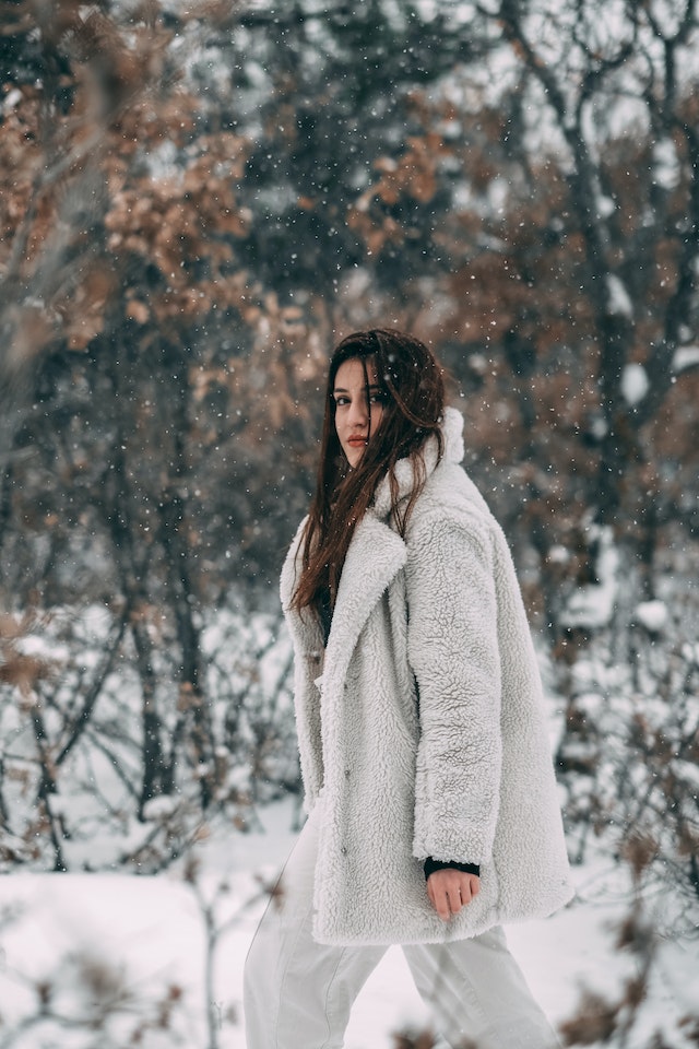 žena v zimě